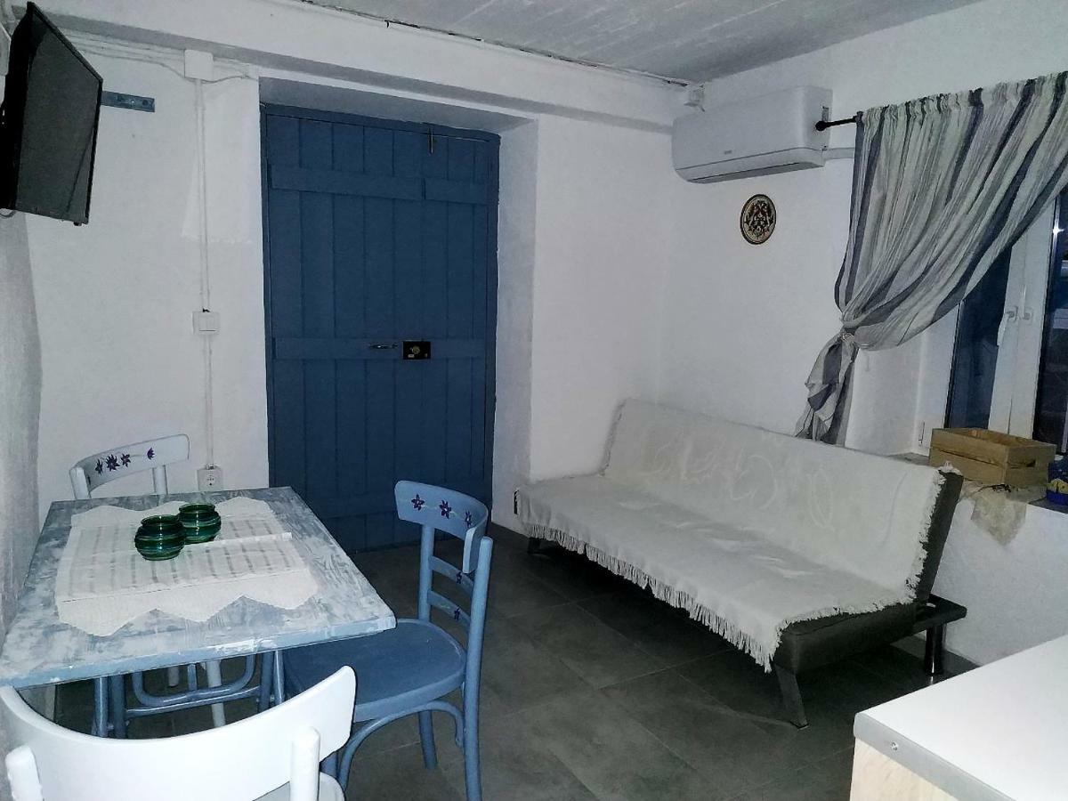 Ferienwohnung Theseus Poros Town Exterior foto